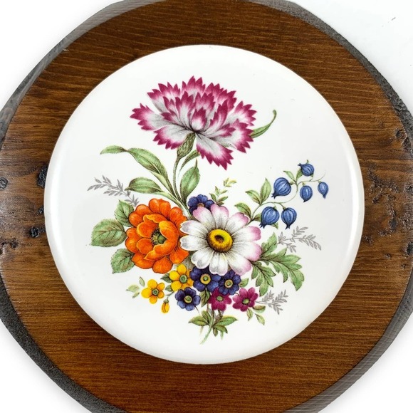 60's handcrafted JERRY SCHULTZ floral garden tile on pine wood art wall hanging - Picture 6 of 8